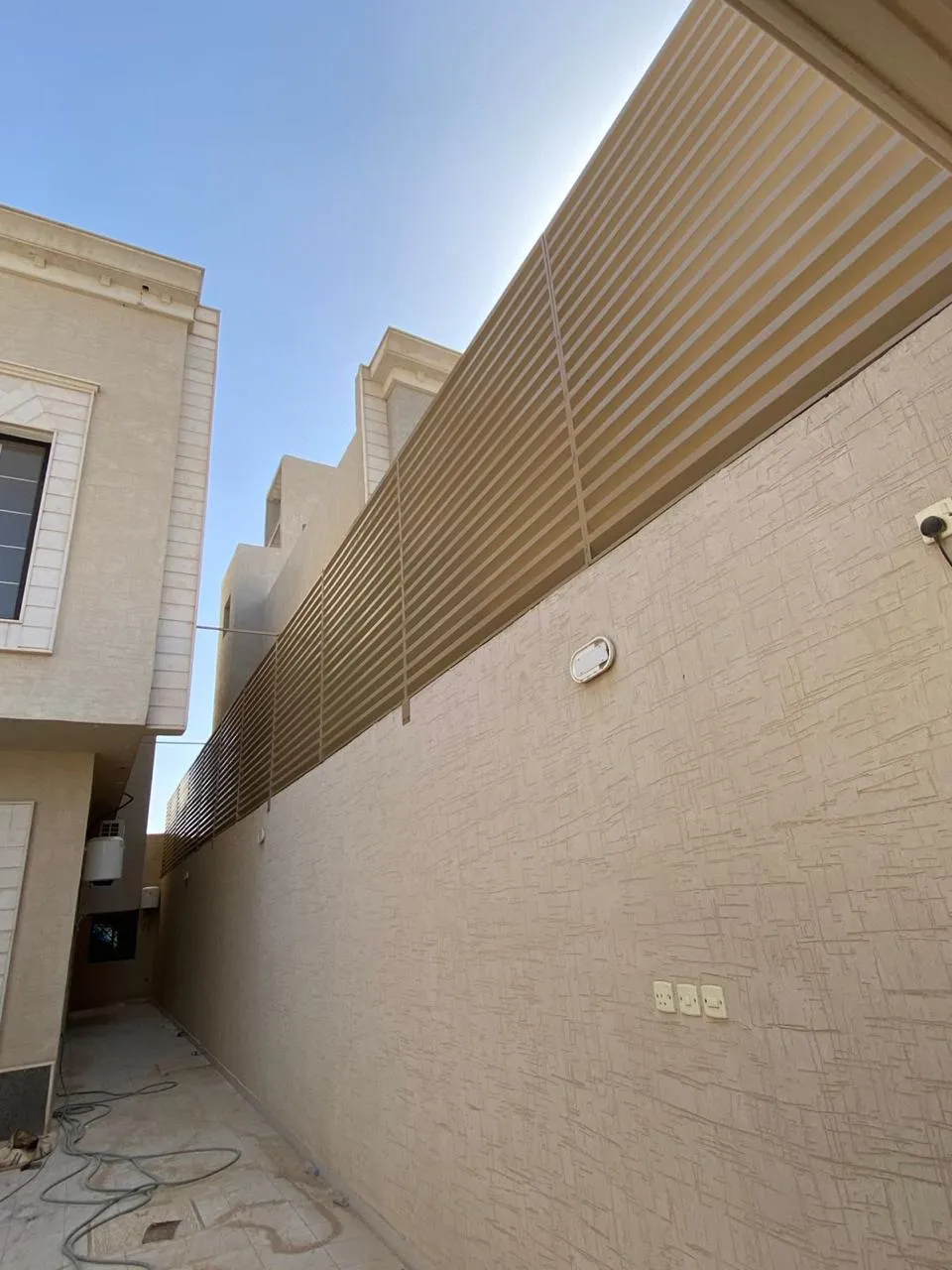 مظلات وسواتر وجميع أعمال الحداده